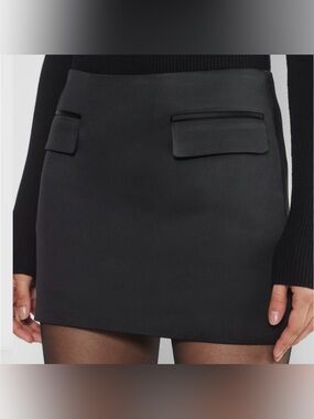 NWT Aritzia Babaton Black Stationary Skirt Size 12